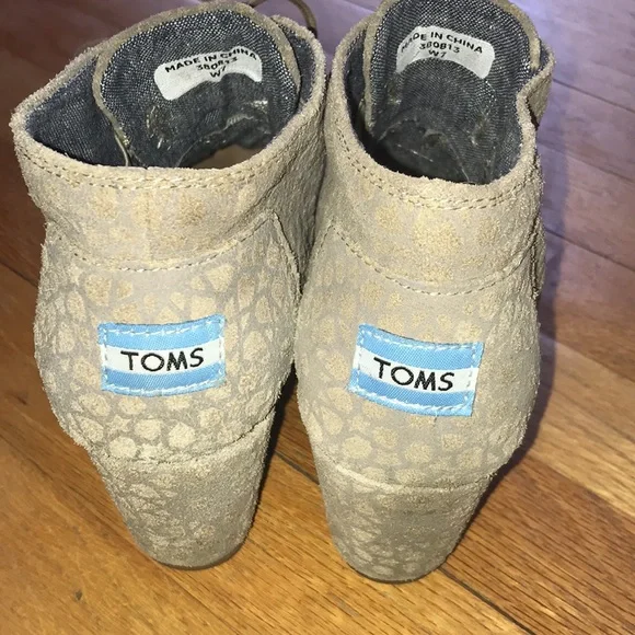 Toms Taupe Moroccan Desert Wedge - Picture 4 of 10